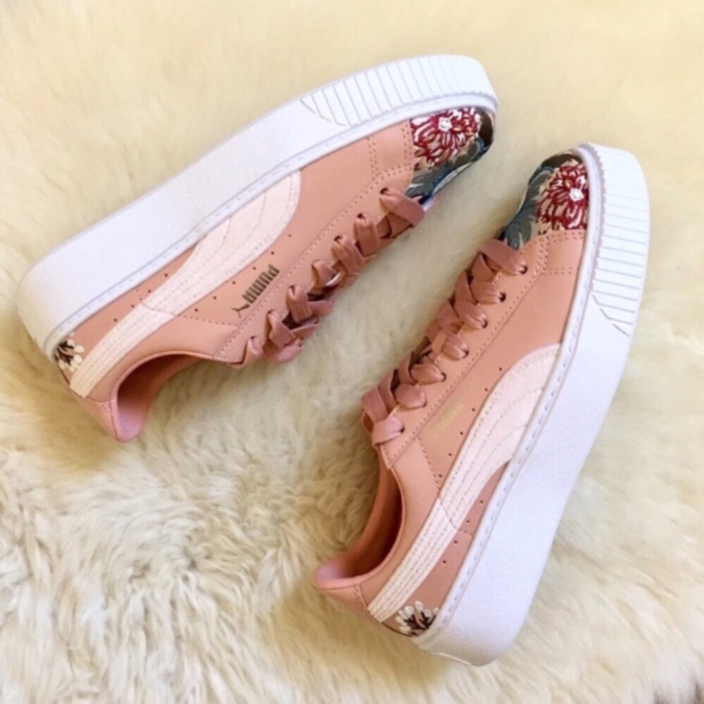 Last One- Puma Platform Hyper Embroidered Sneakers - Picture 3 of 8